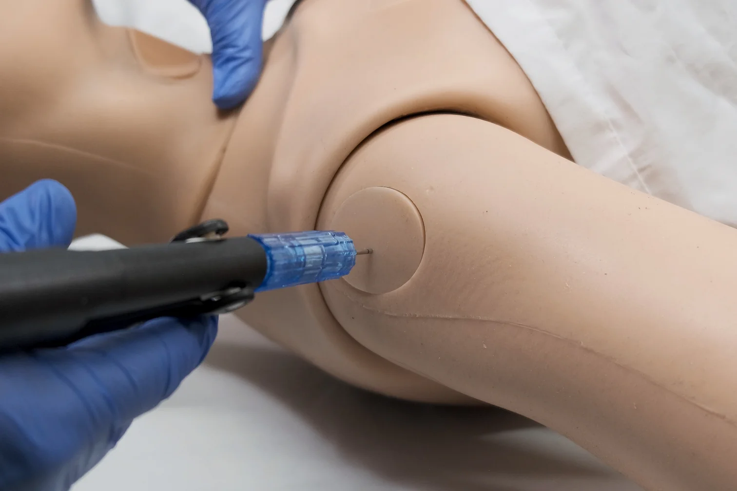 Intraosseous access training on MATTi